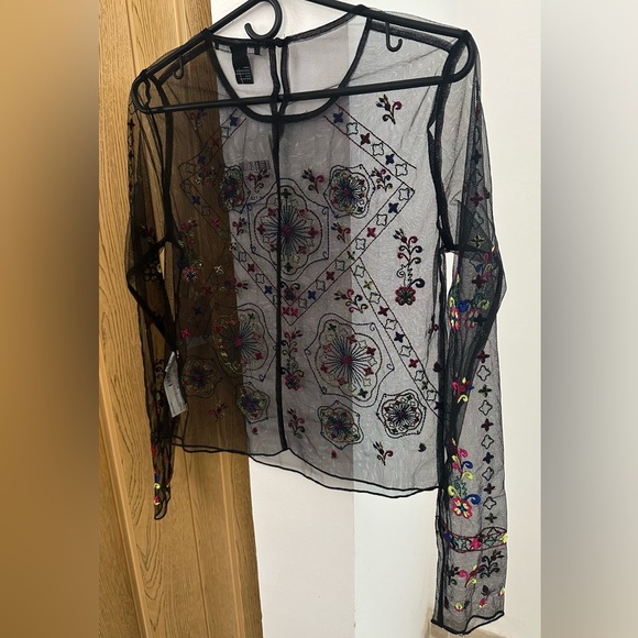 Forever 21 Embroidered Sheer Black Top - NWT - Picture 7 of 7